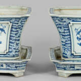 Paar große Cachepots mit Vogeldekor in Blaumalerei - Foto 1