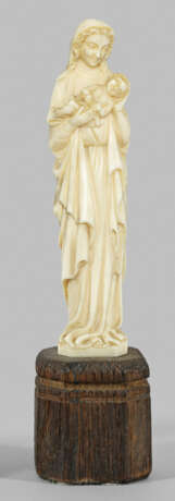 Französischer Elfenbein-Bildschnitzer - Foto 1