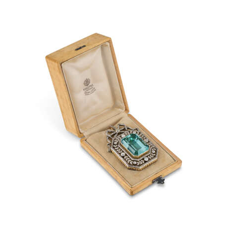 FABERGÉ DIAMOND AND AQUAMARINE PENDANT - photo 2