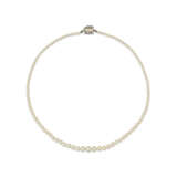 NATURAL PEARL, CULTURED PEARL, EMERALD AND DIAMOND NECKLACE - photo 3