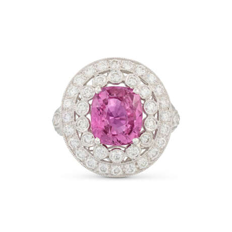 COLOURED SAPPHIRE AND DIAMOND RING - photo 2