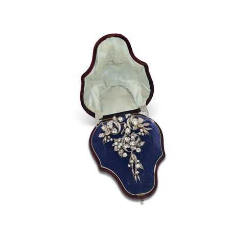 LATE 19TH CENTURY DIAMOND CORSAGE BROOCH - photo 3