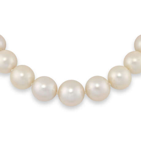 CULTURED PEARL AND DIAMOND NECKLACE - photo 2