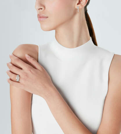 BULGARI DIAMOND AND GOLD 'SERPENTI VIPER' RING AND EARRING SET - photo 8
