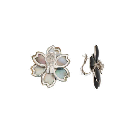 VAN CLEEF & ARPELS BLACK MOTHER-OF-PEARL AND DIAMOND 'ROSE DE NOËL' EARRINGS - photo 2