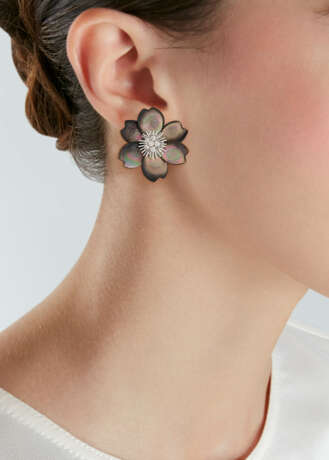 VAN CLEEF & ARPELS BLACK MOTHER-OF-PEARL AND DIAMOND 'ROSE DE NOËL' EARRINGS - photo 3