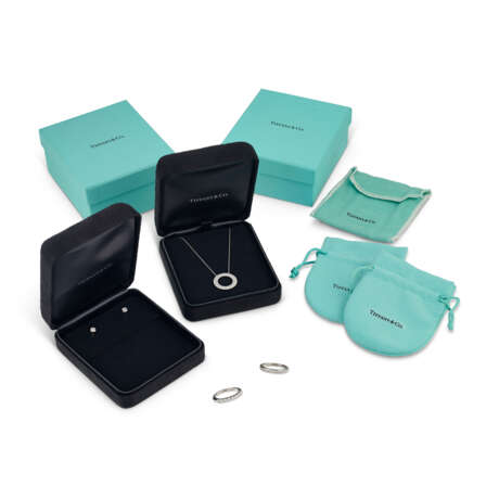 TIFFANY & CO. GROUP OF DIAMOND JEWELLERY - photo 2