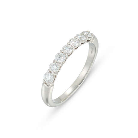 TIFFANY & CO. GROUP OF DIAMOND JEWELLERY - photo 6