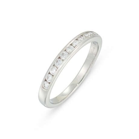 TIFFANY & CO. GROUP OF DIAMOND JEWELLERY - photo 7