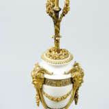 French Marble Vase with Louis XVI style bronze decorations, later lamp mount, 19. century - Foto 2