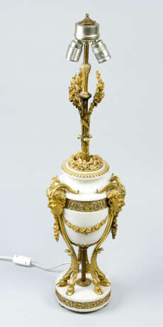 French Marble Vase with Louis XVI style bronze decorations, later lamp mount, 19. century - photo 2