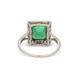 EMERALD AND DIAMOND RING - photo 3