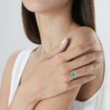 EMERALD AND DIAMOND RING - photo 4