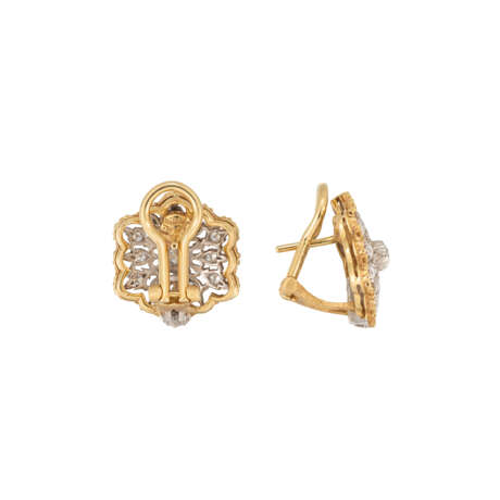 BUCCELLATI GOLD AND DIAMOND PENDENT EARRINGS - photo 5