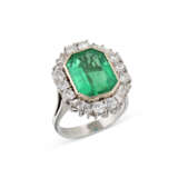 EMERALD AND DIAMOND RING - photo 1