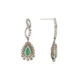 EMERALD AND DIAMOND EARRINGS - photo 2