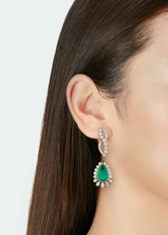 EMERALD AND DIAMOND EARRINGS - photo 3 EMERALD AND DIAMOND EARRINGS - photo 3