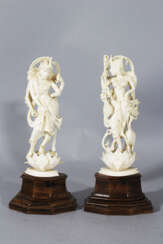 Pair of Indian I. statue on wooden bases