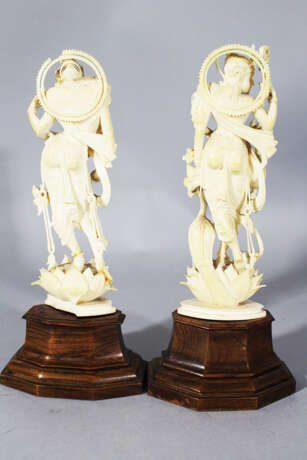 Pair of Indian I. statue on wooden bases - Foto 2