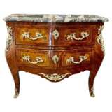 Curved Louis XV Sauteuse Commode in Floral Marquetry 18th Century Wood 18th century - photo 1
