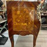 Curved Louis XV Sauteuse Commode in Floral Marquetry 18th Century Wood 18th century - photo 5
