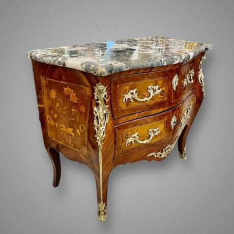Curved Louis XV Sauteuse Commode in Floral Marquetry 18th Century Wood 18th century - photo 7 Curved Louis XV Sauteuse Commode in Floral Marquetry 18th Century Wood 18th century - photo 7