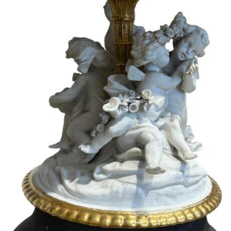Paris Porcelain centerpiece with putti 19th Century Porcelaine 19th century - photo 2
