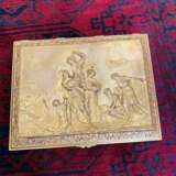 19th Century Gilt Bronze Jewelry Box depicting Lovers from Classical Antiquity Bronce Napoleon III 19th century - photo 4