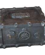 Gusseisen. 19th century non-combustible cast-iron travel strongbox by Bauche-Fichet, France