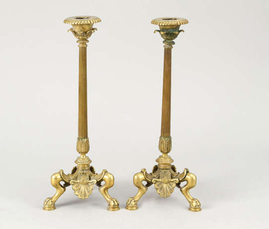 Pair of French Bronze candlesticks, 19. century - photo 1