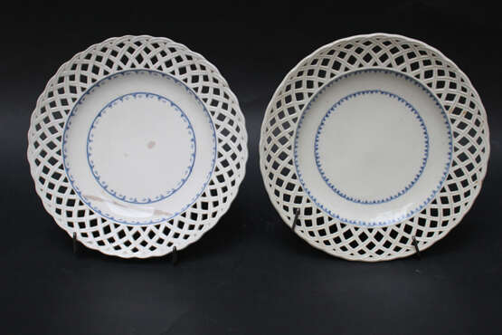 Two Vienna porcelain dishes, 19.century - фото 1