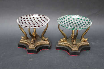 Pair of Bronze centrepieces with sliced glass dishes, 19.century