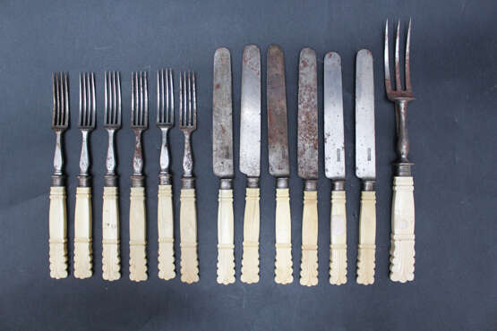 collection of cuttlery, French, steel and I carved - Foto 1