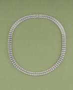 Catalogue des produits. Chopard. Ikonisches Brillant Collier 'Ice Cube'.