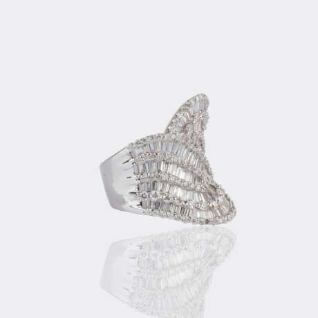 Hochkarätiger Diamant Cocktailring. - фото 2 Hochkarätiger Diamant Cocktailring. - фото 2