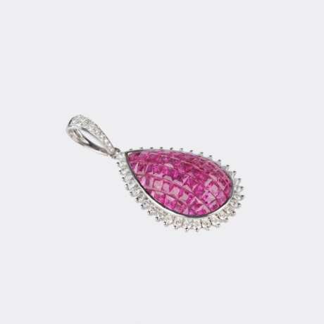 Hochfeiner Rubin Anhänger mit Diamanten. - photo 2