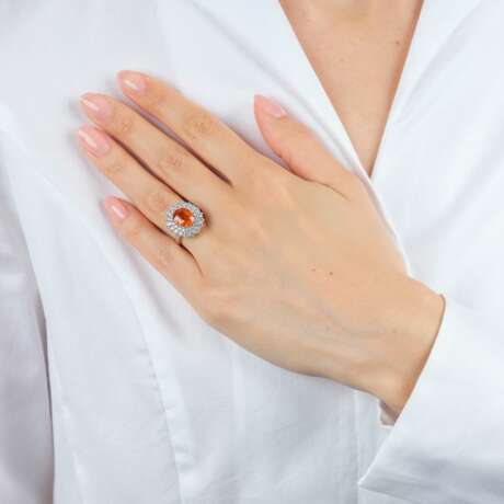 Spessartin Granat Ring mit Brillant-Besatz. - photo 3 Spessartin Granat Ring mit Brillant-Besatz. - photo 3