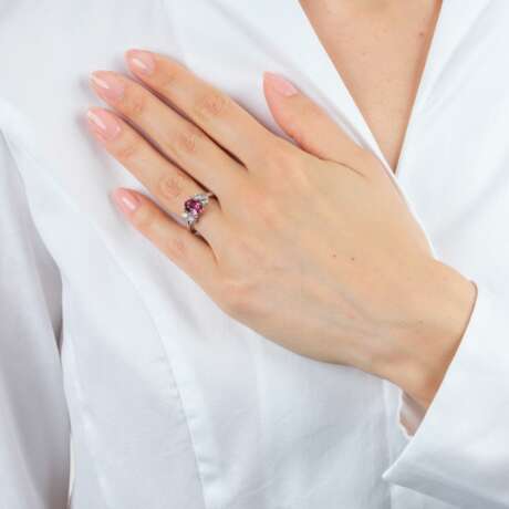 Pink Turmalin Ring mit Brillanten. - фото 3