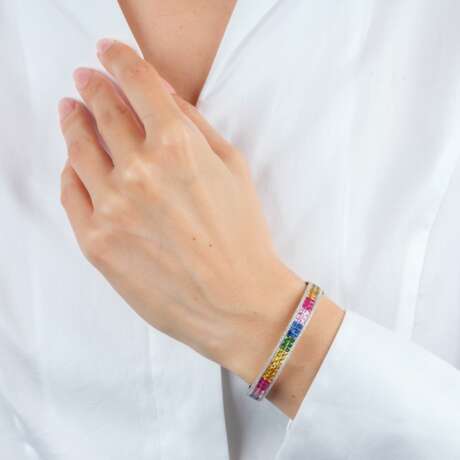 Rainbow Armreif mit farbigen Saphiren, Rubinen und Brillanten. - Foto 4