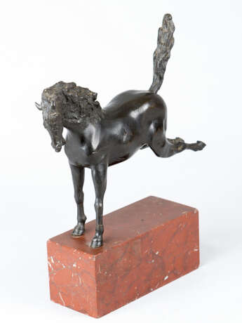 Bronze Horse jumping, on marble base, 20.century - фото 1