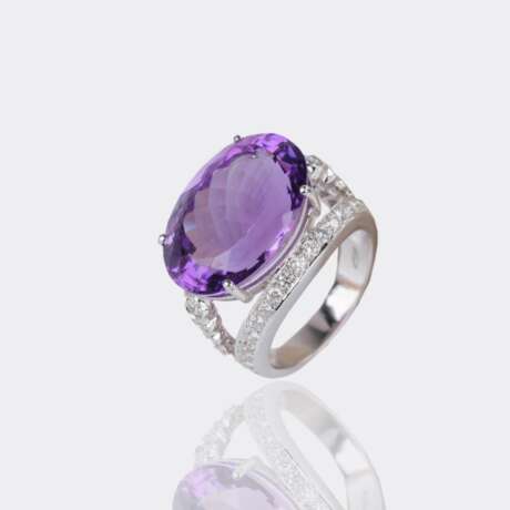 Amethyst Cocktailring mit Brillant-Besatz. - photo 3