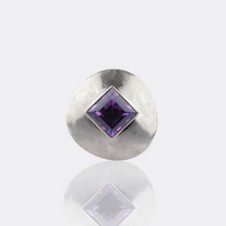Amethyst Ring im modernen Design. - photo 2 Amethyst Ring im modernen Design. - photo 2