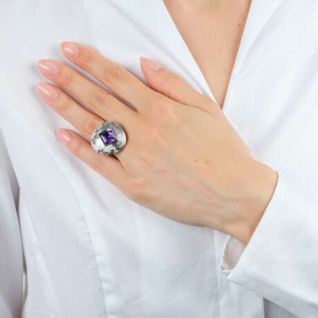 Amethyst Ring im modernen Design. - photo 3 Amethyst Ring im modernen Design. - photo 3