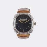 Officine Panerai. Herren-Armbanduhr 'Radiomir'. - фото 1