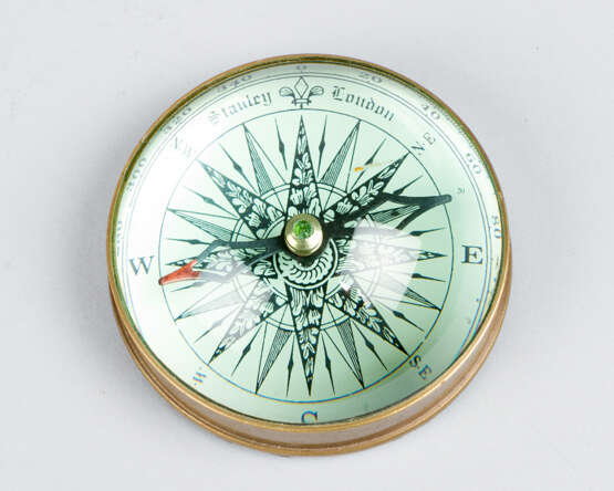 compass under glass, with wind-rose, 20.century - фото 1
