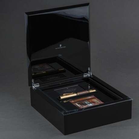 Graf von Faber-Castell gegr. 1761 in Stein bei Nürnberg. Luxuriöser Pen of the Year 2014 'Katharinenpalast'. - фото 3 Graf von Faber-Castell gegr. 1761 in Stein bei Nürnberg. Luxuriöser Pen of the Year 2014 'Katharinenpalast'. - фото 3