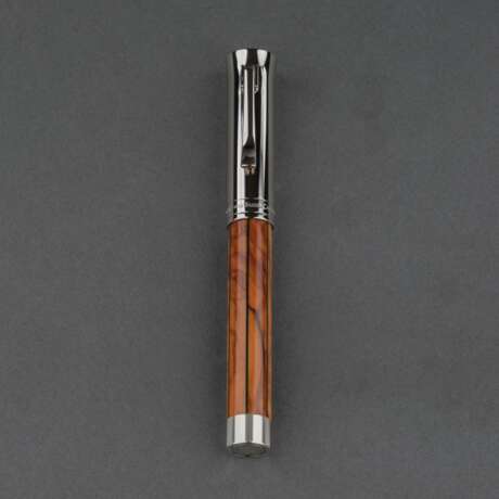 Graf von Faber-Castell gegr. 1761 in Stein bei Nürnberg. Füllfederhalter aus der 'Elemento Limited Edition'. - photo 1