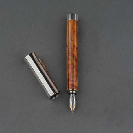Graf von Faber-Castell gegr. 1761 in Stein bei Nürnberg. Füllfederhalter aus der 'Elemento Limited Edition'. - photo 2