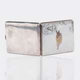 Bruno Andreas Liljefors (Uppsala 1860 - Stockholm 1939). Zigaretten-Etui mit Malerei 'Hase im Schnee'. - фото 2