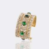 Chanel gegr. 1910 Paris. Armreif mit grünen pâte de verre Steinen. - photo 3